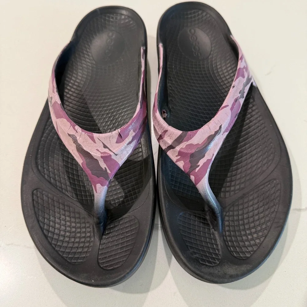 OOFOS OOriginal Recovery Sandals Womens 10 EU 41 Black‎ Purple Camo Flip Flops